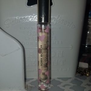 Tory Burch relentlessy roll on